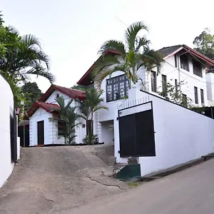 40/13a Kandy